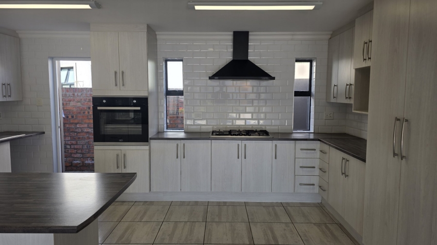 3 Bedroom Property for Sale in Hartenbos Central Western Cape